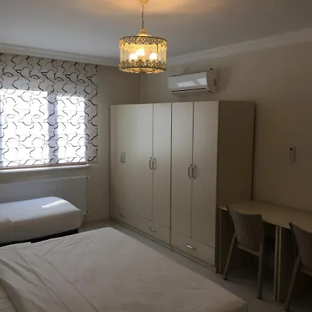 Naz By Travelin Bed & Breakfast