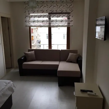 Naz By Travelin Bed & Breakfast *